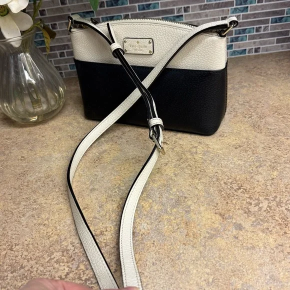 Kate Spade Grove Street Millie purse - Picture 6 of 7